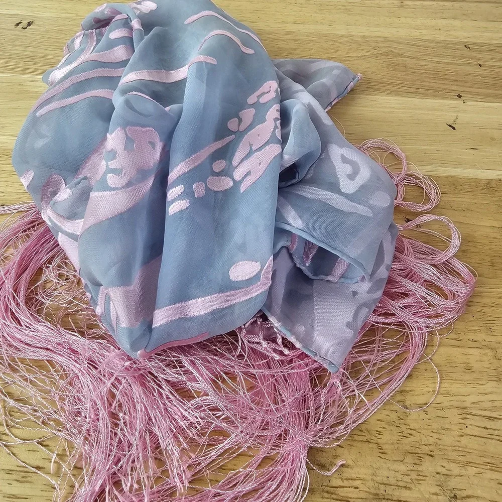 Womens One Size Scarf Gray Pink Animal Print‎ Fringe Soft Wrap Lightweight